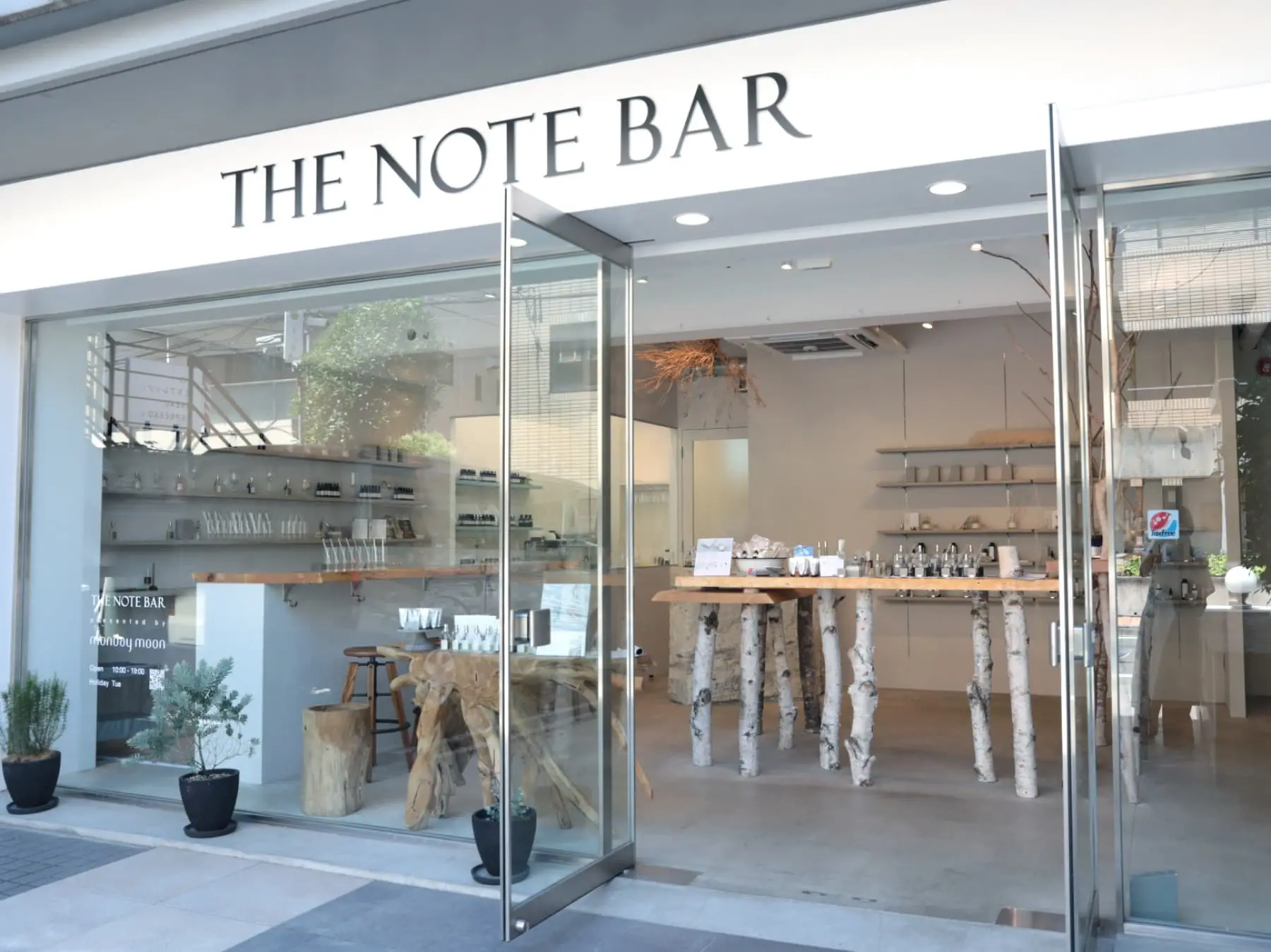 THE NOTE BAR 東京 表参道店の外観写真